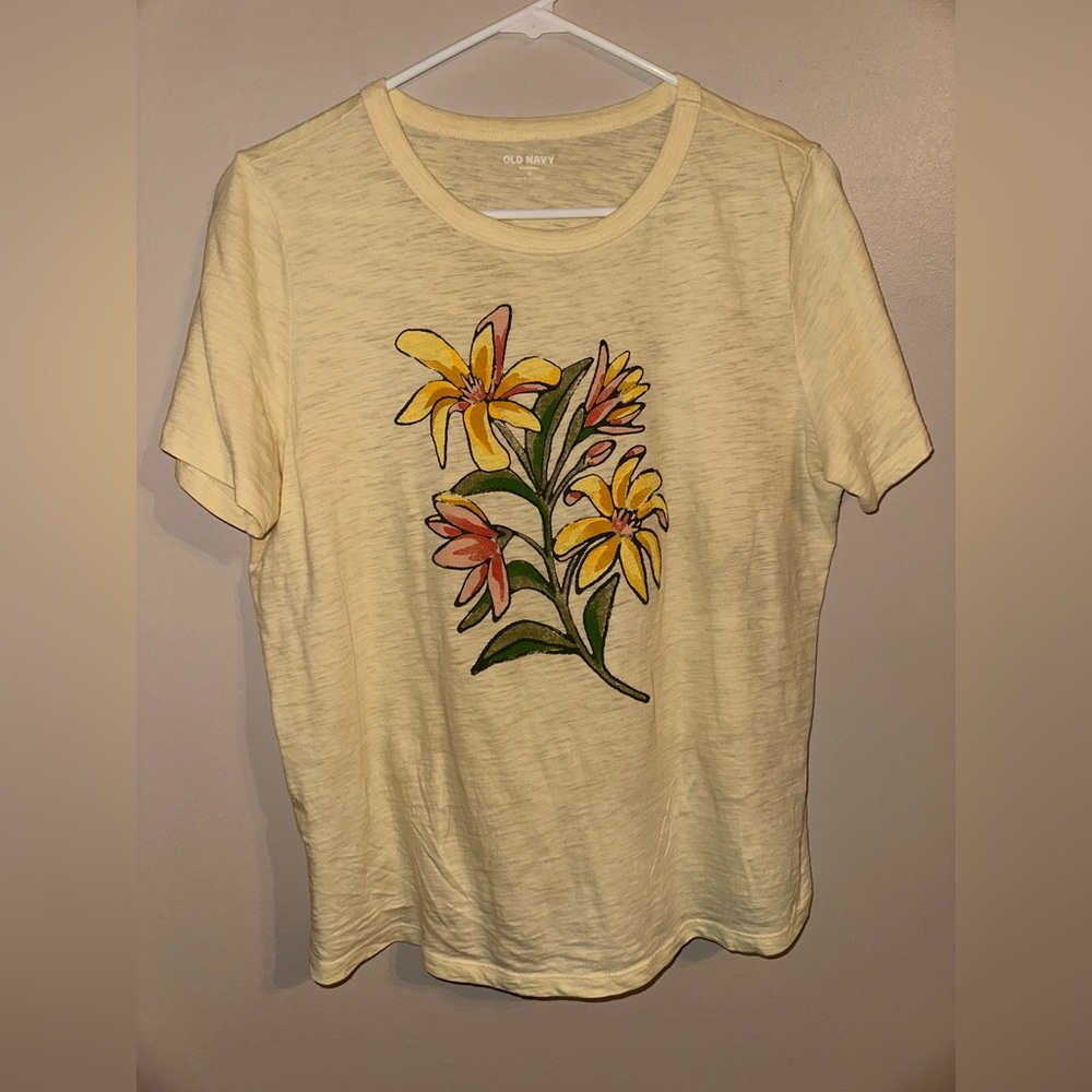 Old Navy Cream Floral Short Sleeve Tee
